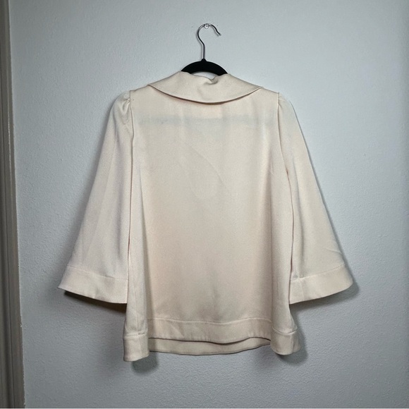 Tuckernuck Cream V-Neck Bell Sleeve Blouse Size Small - Picture 7 of 9